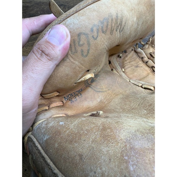 MacGregor Catchers Mitt RHT MM110 Flex Action Leather Dual Flex Hinge 18R - Picture 7 of 8